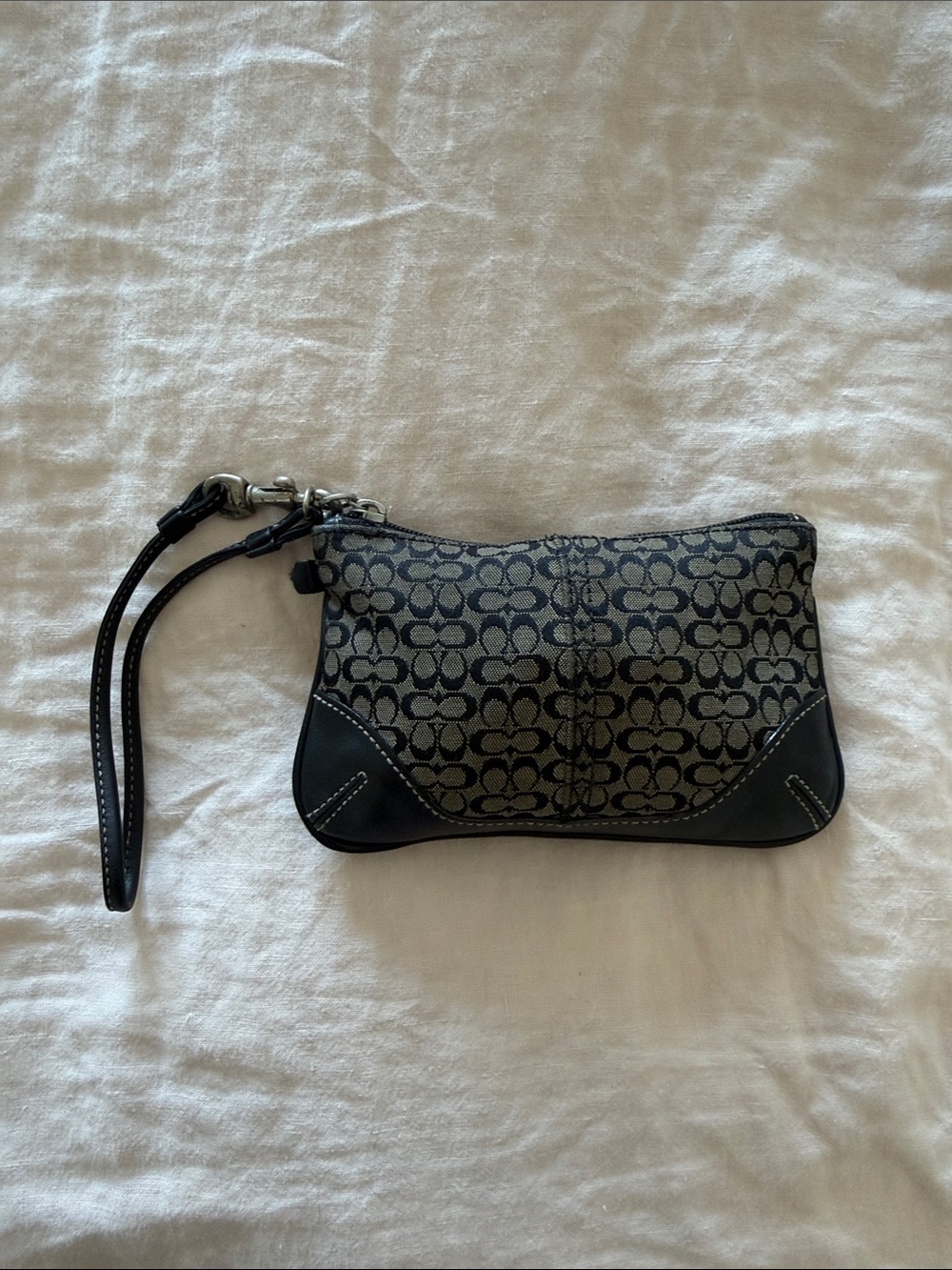 Coach Signature Pattern Wristlet in Black and Gray authentic - Picture 2 of 4